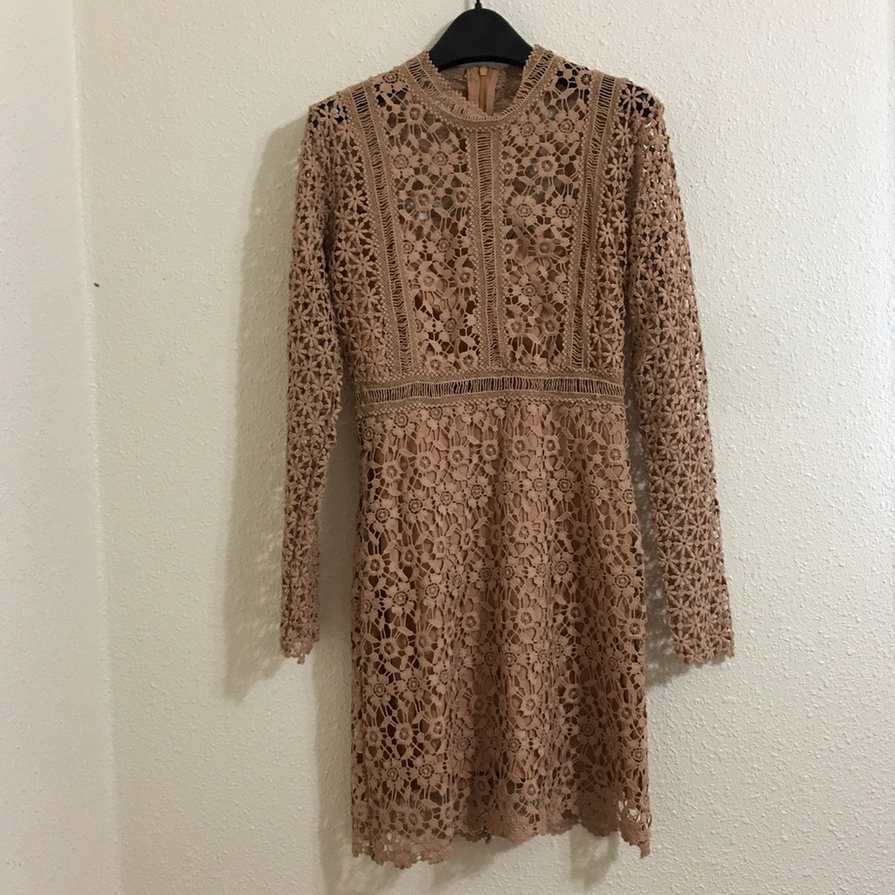 🌸SOLD🌸 NWT Chicwish Beige Lace Dress {XS}